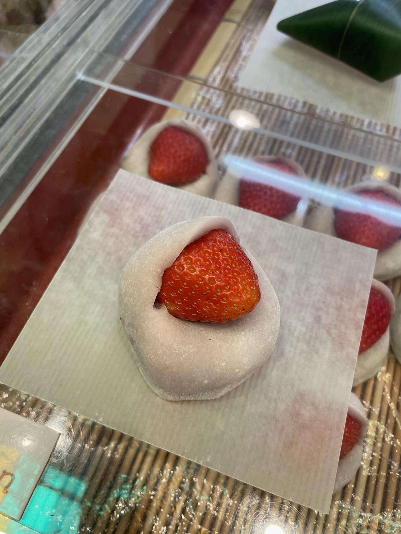 desert_strawberry_daifuku